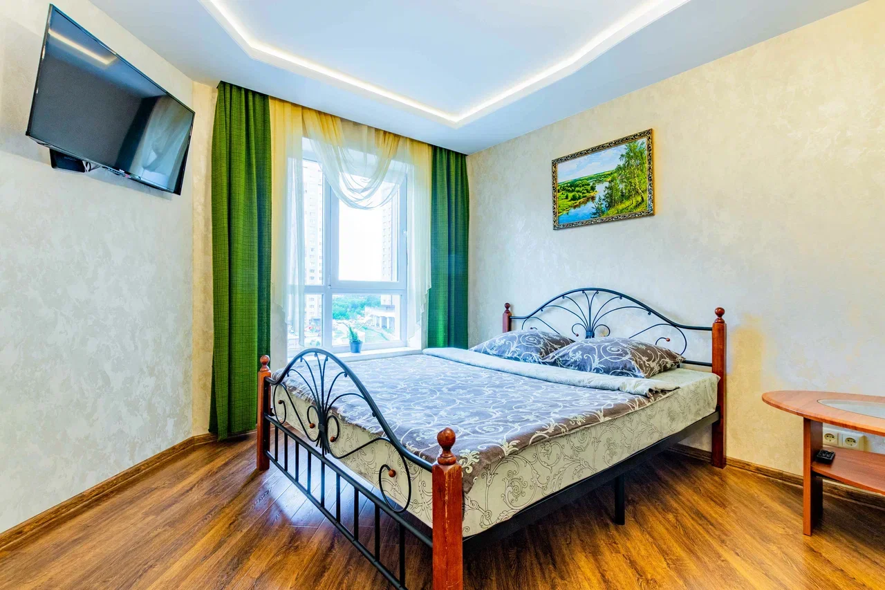 Аренда 2-к квартиры в Екатеринбурге, м. Площадь 1905 года, ул. Юмашева 6 Посуточно 10