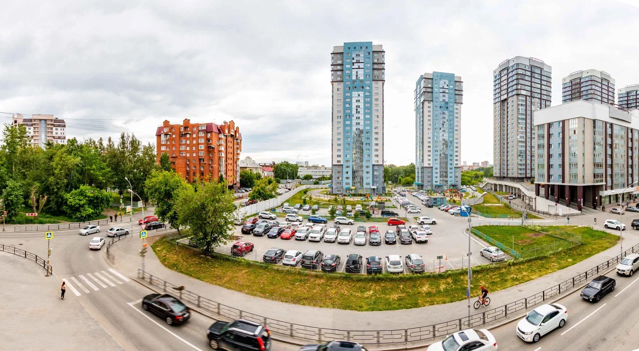 Аренда 2-к квартиры в Екатеринбурге, м. Площадь 1905 года, ул. Юмашева 6 Посуточно 14