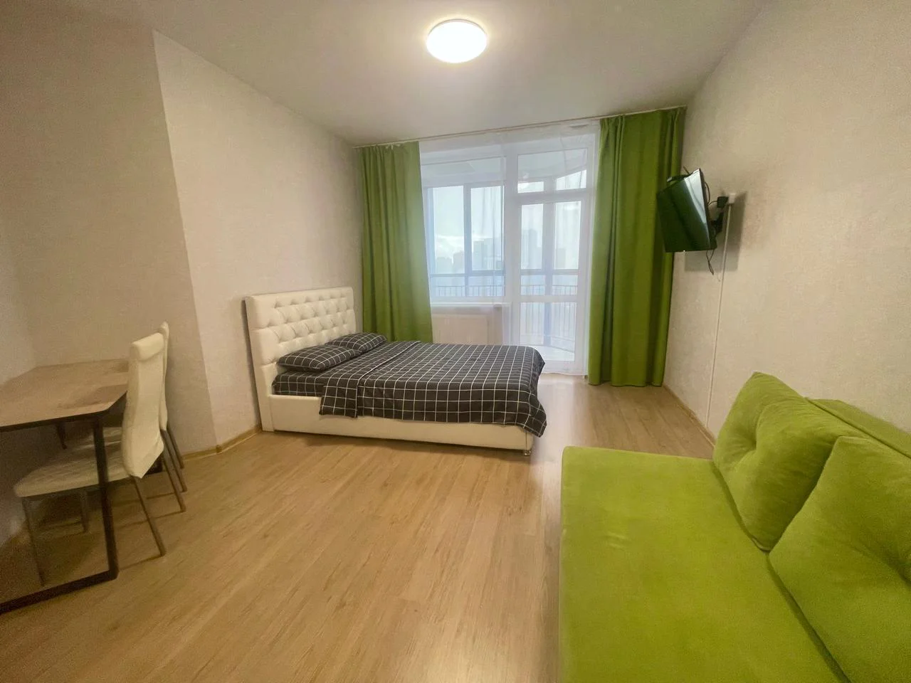 Аренда Квартиры-студии в Екатеринбурге, мкр. Втузгородок, рядом с ТРК «КомсоМОЛЛ» Посуточно 2