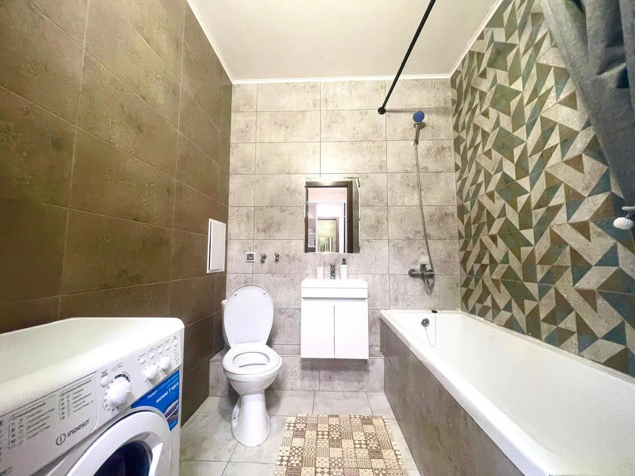 Аренда Квартиры-студии в Екатеринбурге, мкр. Втузгородок, рядом с ТРК «КомсоМОЛЛ» Посуточно 5