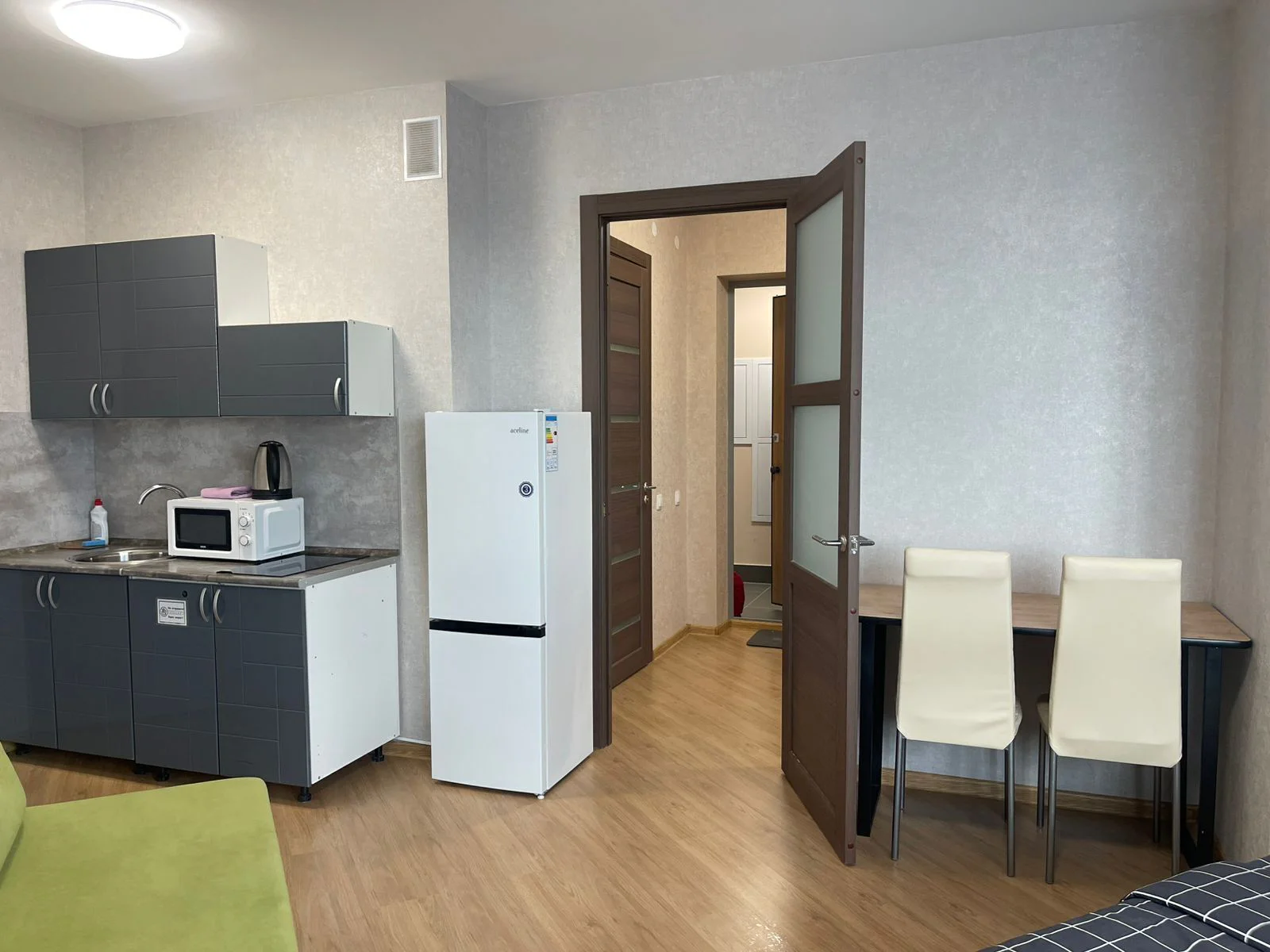 Аренда Квартиры-студии в Екатеринбурге, мкр. Втузгородок, рядом с ТРК «КомсоМОЛЛ» Посуточно 6