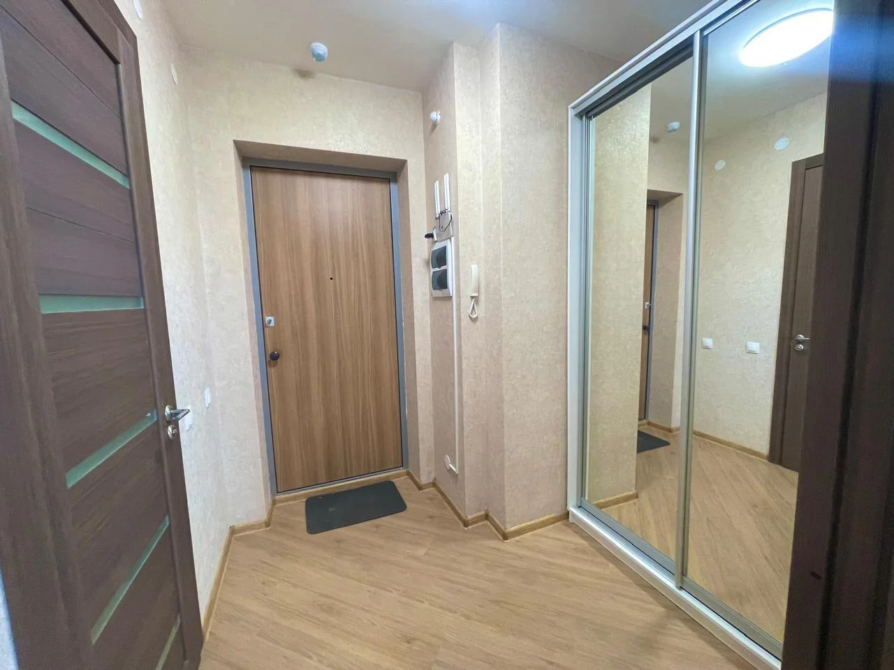 Аренда Квартиры-студии в Екатеринбурге, мкр. Втузгородок, рядом с ТРК «КомсоМОЛЛ» Посуточно 7