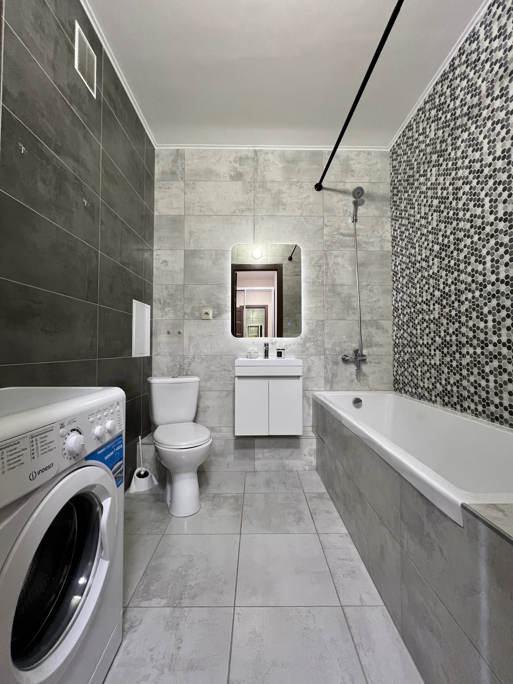 Аренда Квартиры-студии в Екатеринбурге, мкр. Втузгородок, ул. Блюхера Посуточно 2