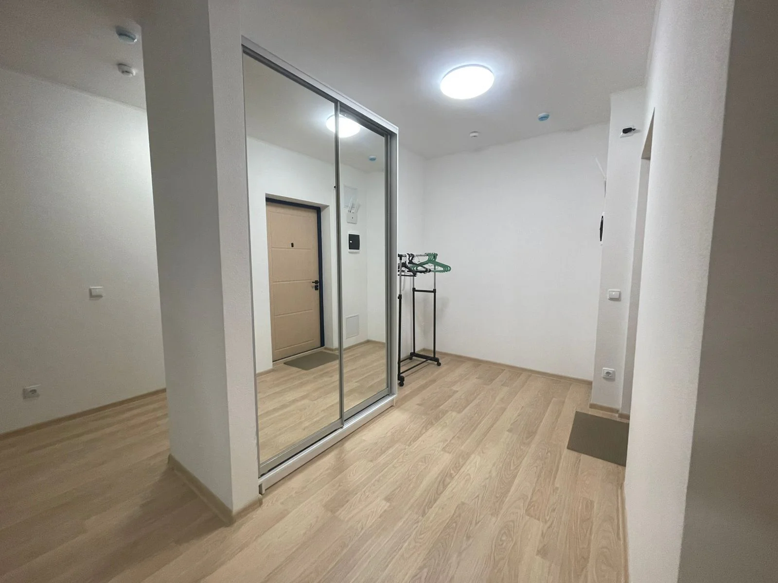 Аренда 5-к квартиры в Екатеринбурге, м. Уралмаш, ЖК «Северное сияние» Посуточно 13