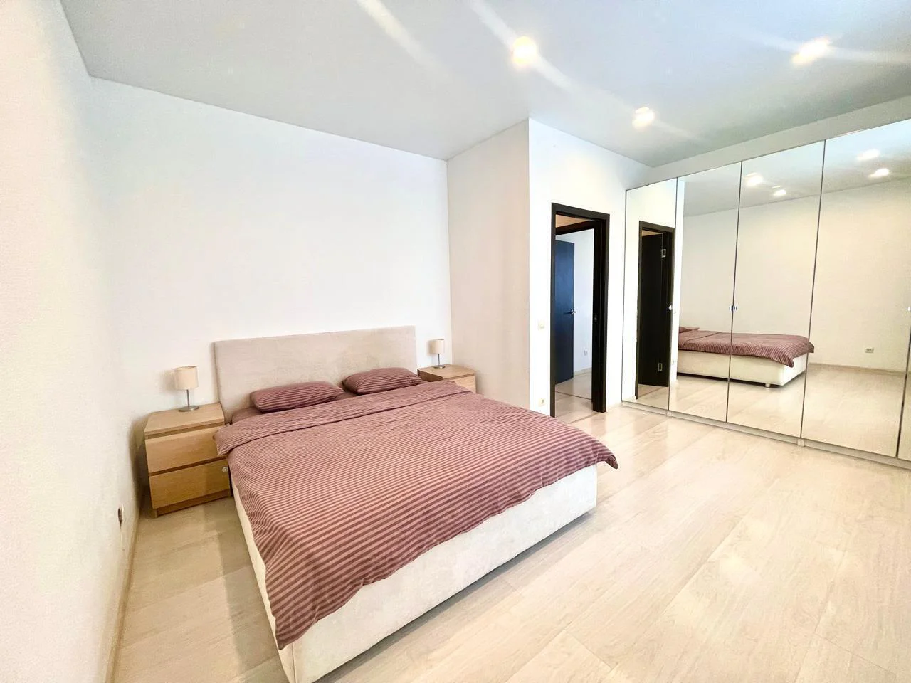 Аренда 2-к квартиры в Екатеринбурге, Пионерский район, рядом с ЖД вокзалом Посуточно 10