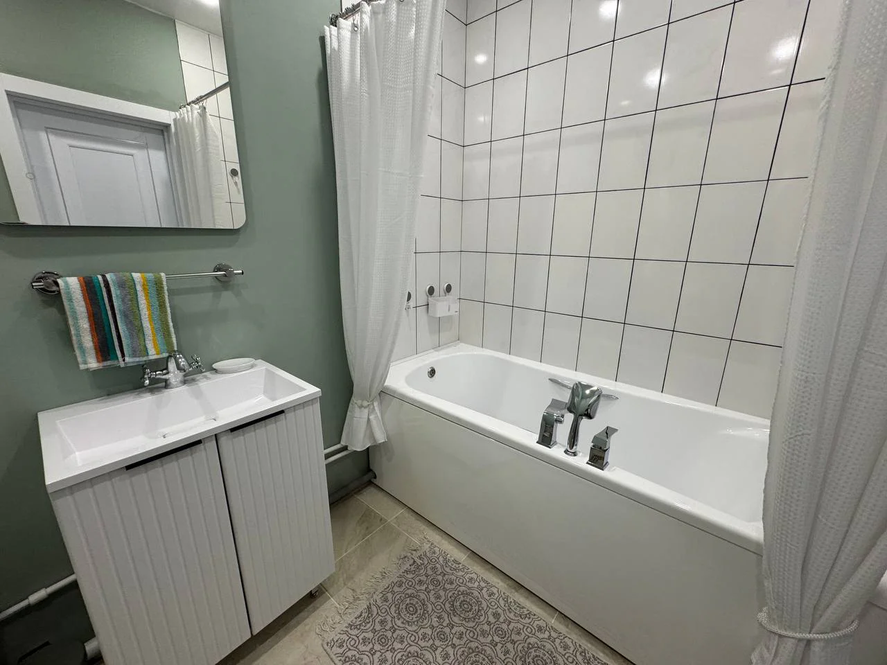 Снять посуточно 1-к квартиру в Екб у ОблГИБДД (Громова 26/3) 4