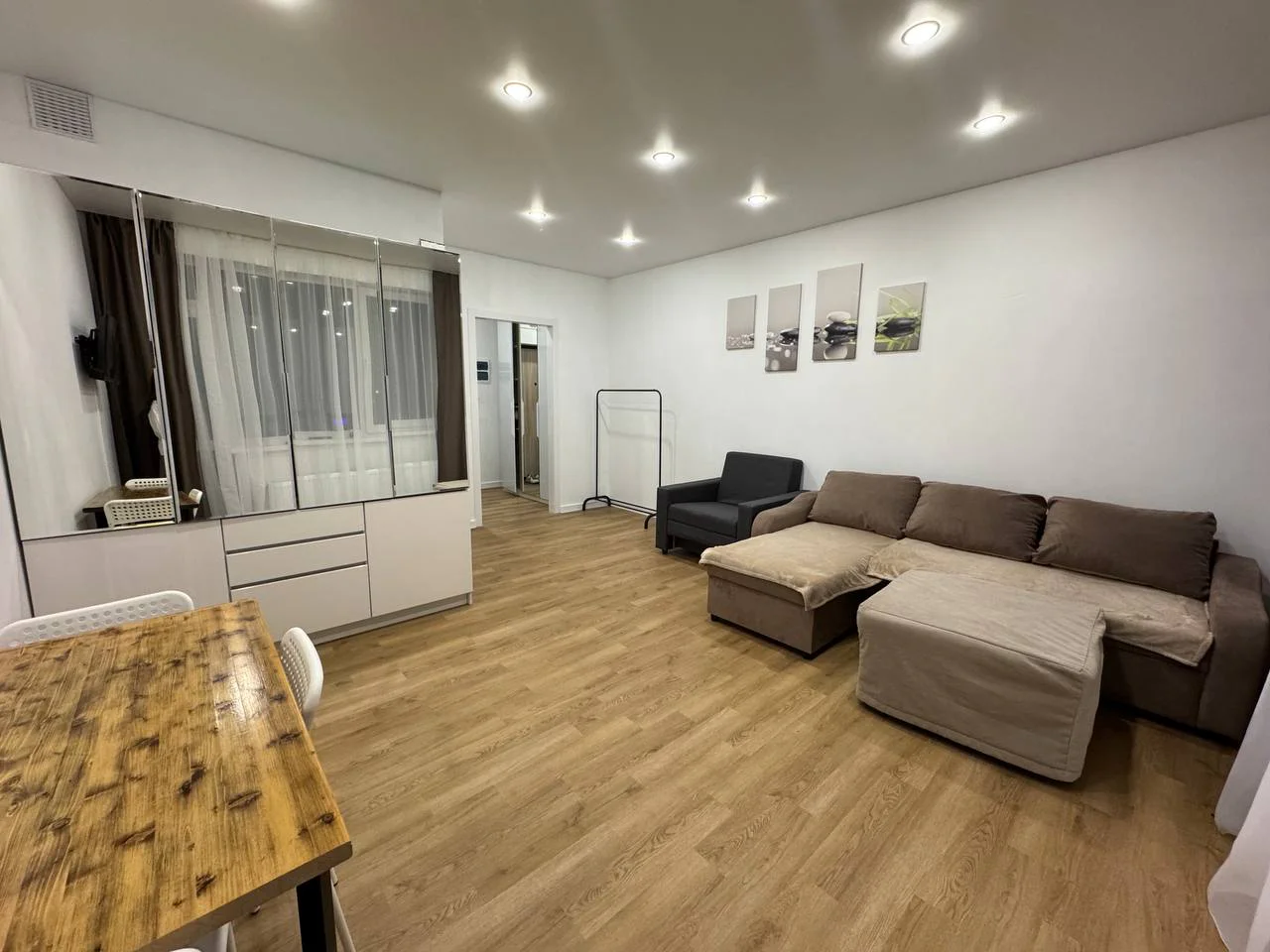 Снять посуточно 1-к квартиру в Екб у ОблГИБДД (Громова 26/3) 6