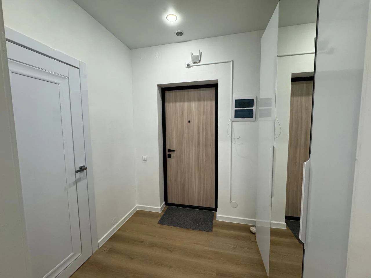 Снять посуточно 1-к квартиру в Екб у ОблГИБДД (Громова 26/3) 7