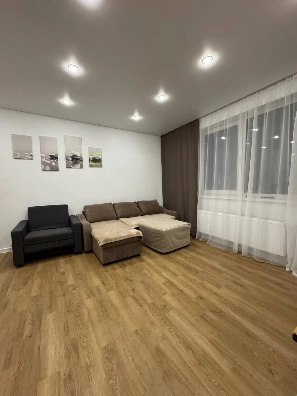 Снять посуточно 1-к квартиру в Екб у ОблГИБДД (Громова 26/3) 8