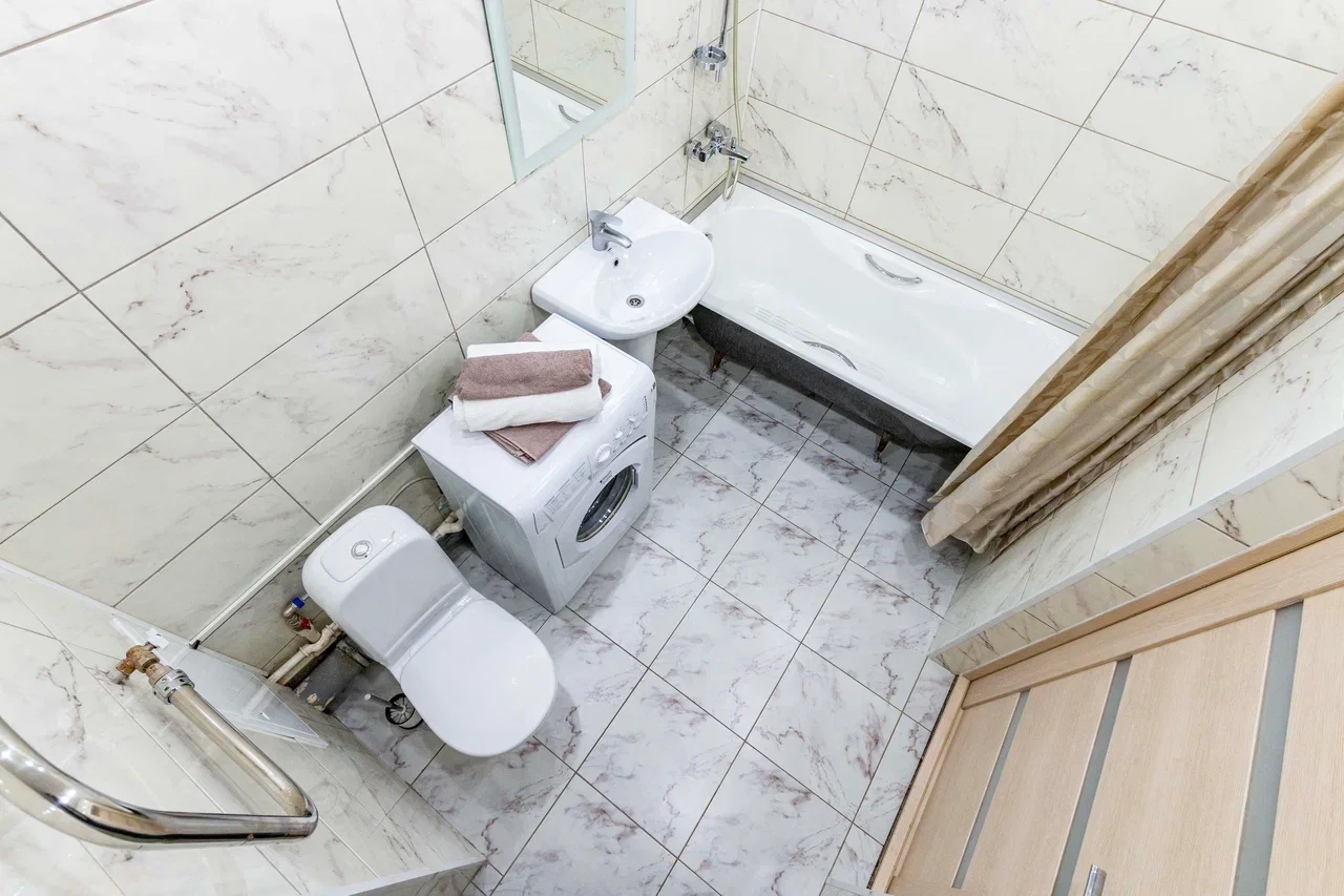 Снять 2-к квартиру в Екатеринбурге, м. Уралмаш, Трамвайный переулок Посуточно 12