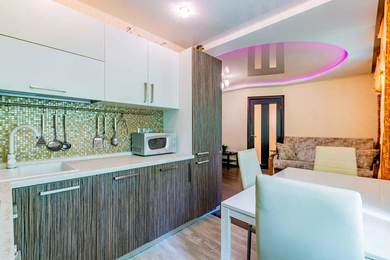 Аренда 2-к квартиры в Екатеринбурге, Центр, ул. Короленко 10 Посуточно 9