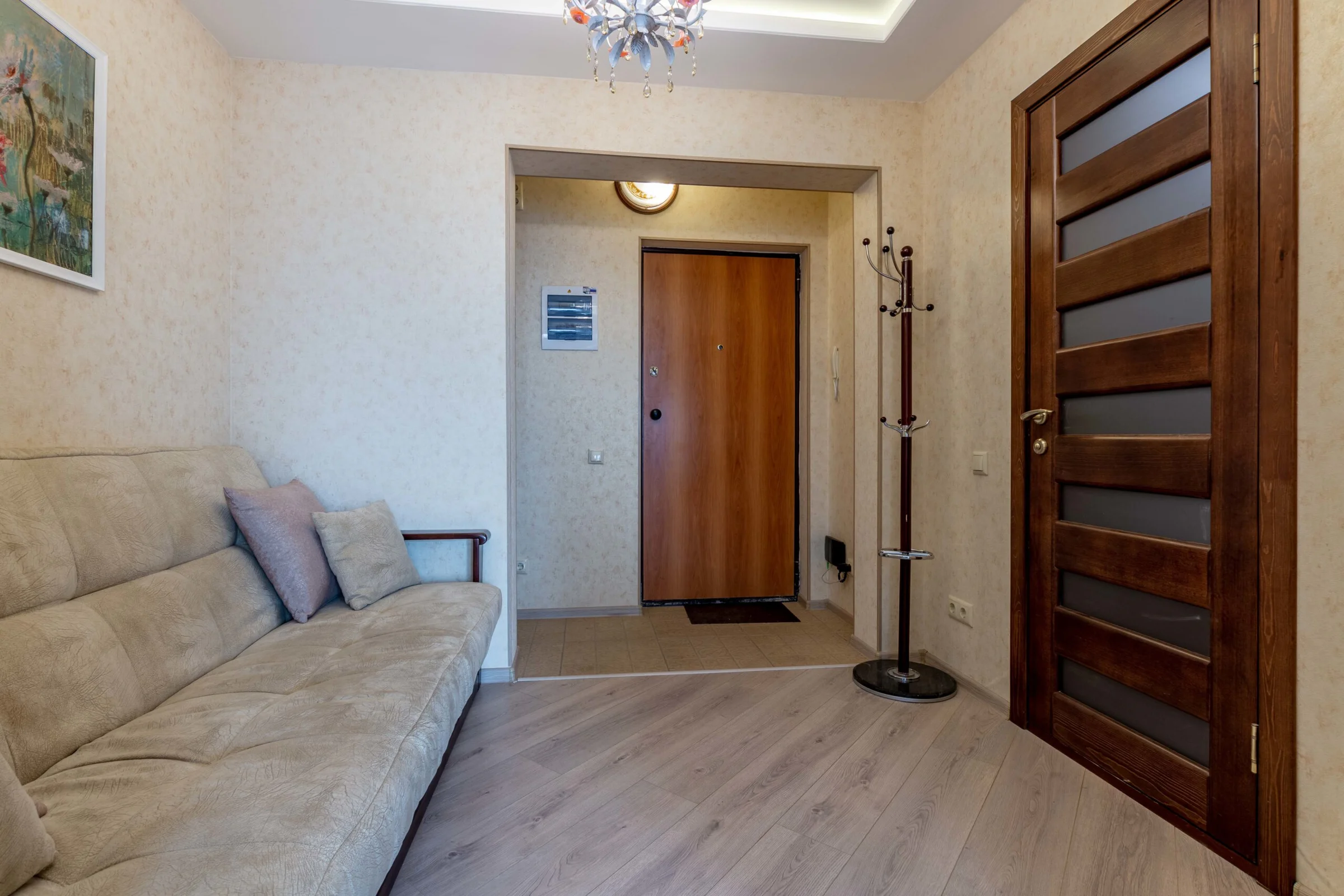 Снять уютную студию в Верх-Исетском районе Екатеринбурга рядом с набережной и Ельцин Центром Посуточно 5