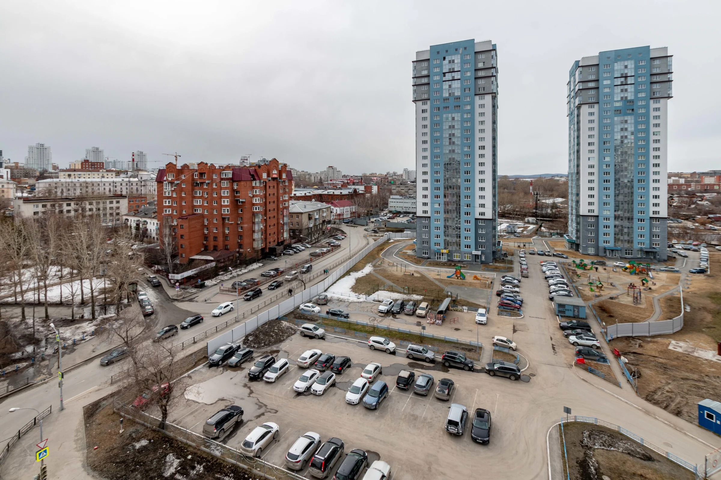 Снять уютную студию в Верх-Исетском районе Екатеринбурга рядом с набережной и Ельцин Центром Посуточно 8