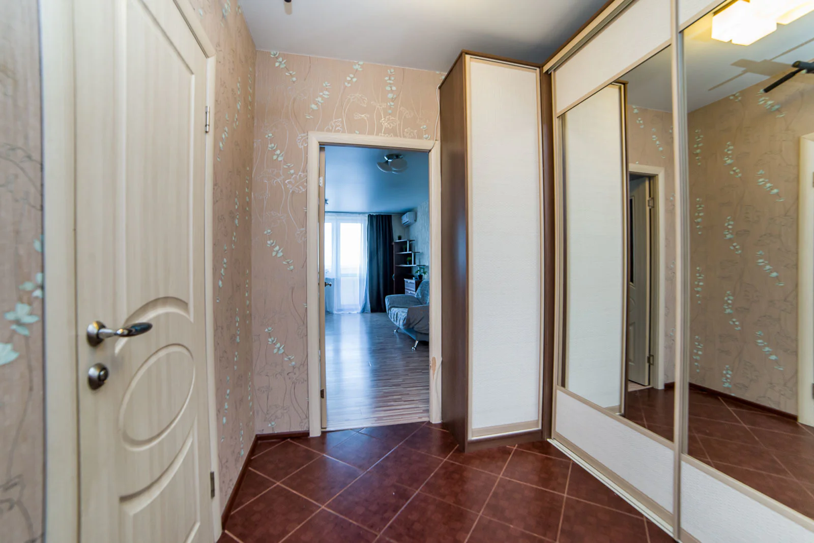 Снять просторную студию в Чкаловском районе Екатеринбурга у метро Чкаловская Посуточно 3