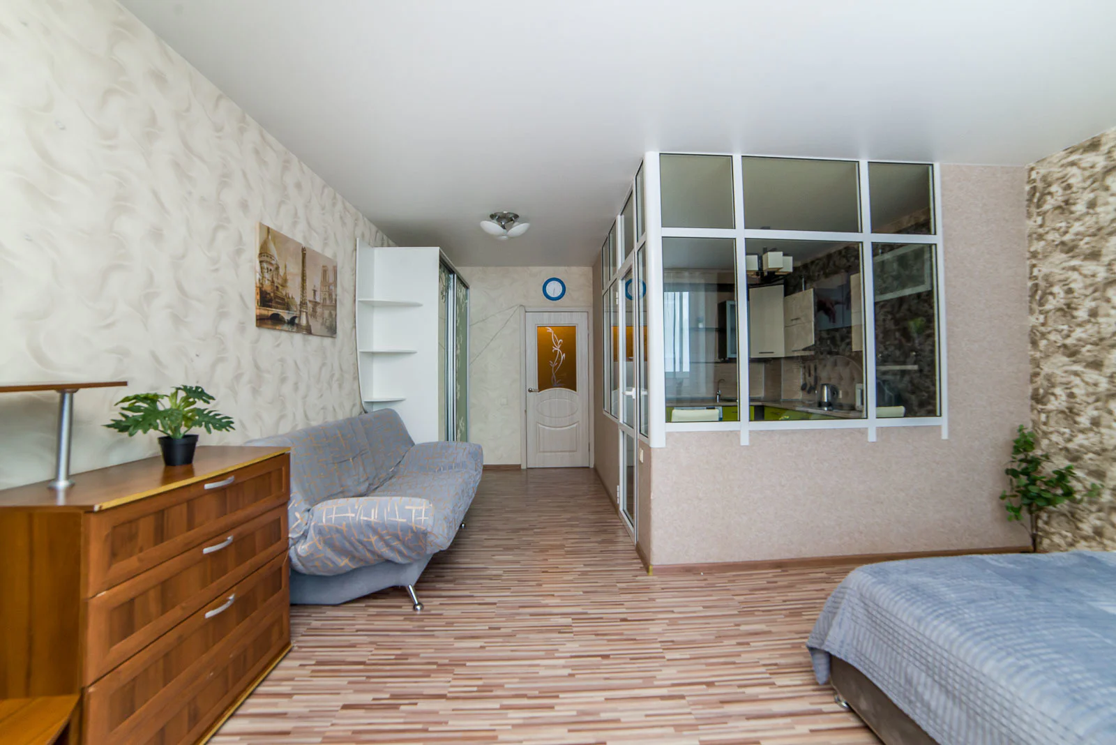 Снять просторную студию в Чкаловском районе Екатеринбурга у метро Чкаловская Посуточно 9