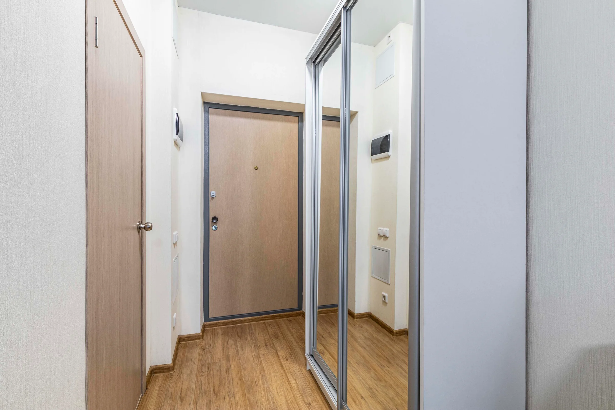 Снять уютную студию в Екатеринбурге у метро Чкаловская и ТРЦ Мегаполис Посуточно 2