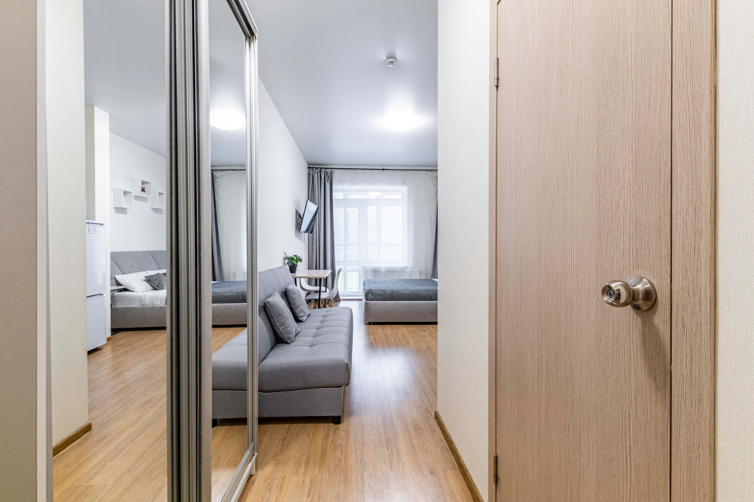 Снять уютную студию в Екатеринбурге у метро Чкаловская и ТРЦ Мегаполис Посуточно 3