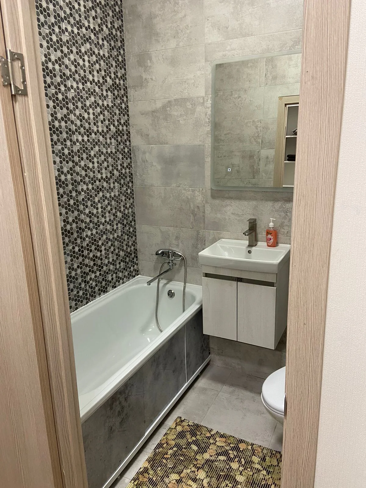 Аренда апартаментов в Екатеринбурге возле Южного Автовокзала и ТРЦ Мегаполис Посуточно 9