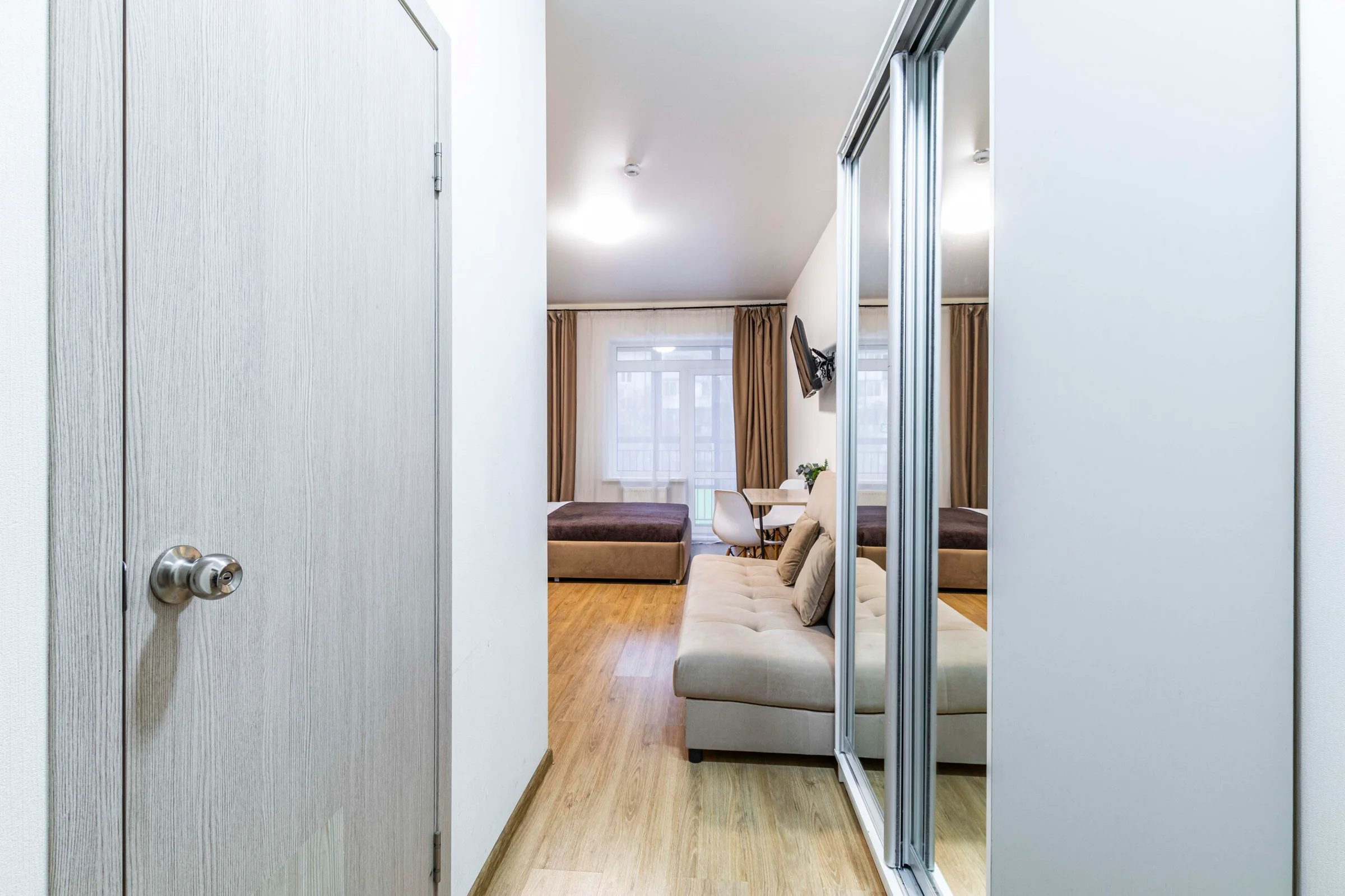 Снять квартиру-студию в Екатеринбурге у метро Чкаловская Посуточно 5