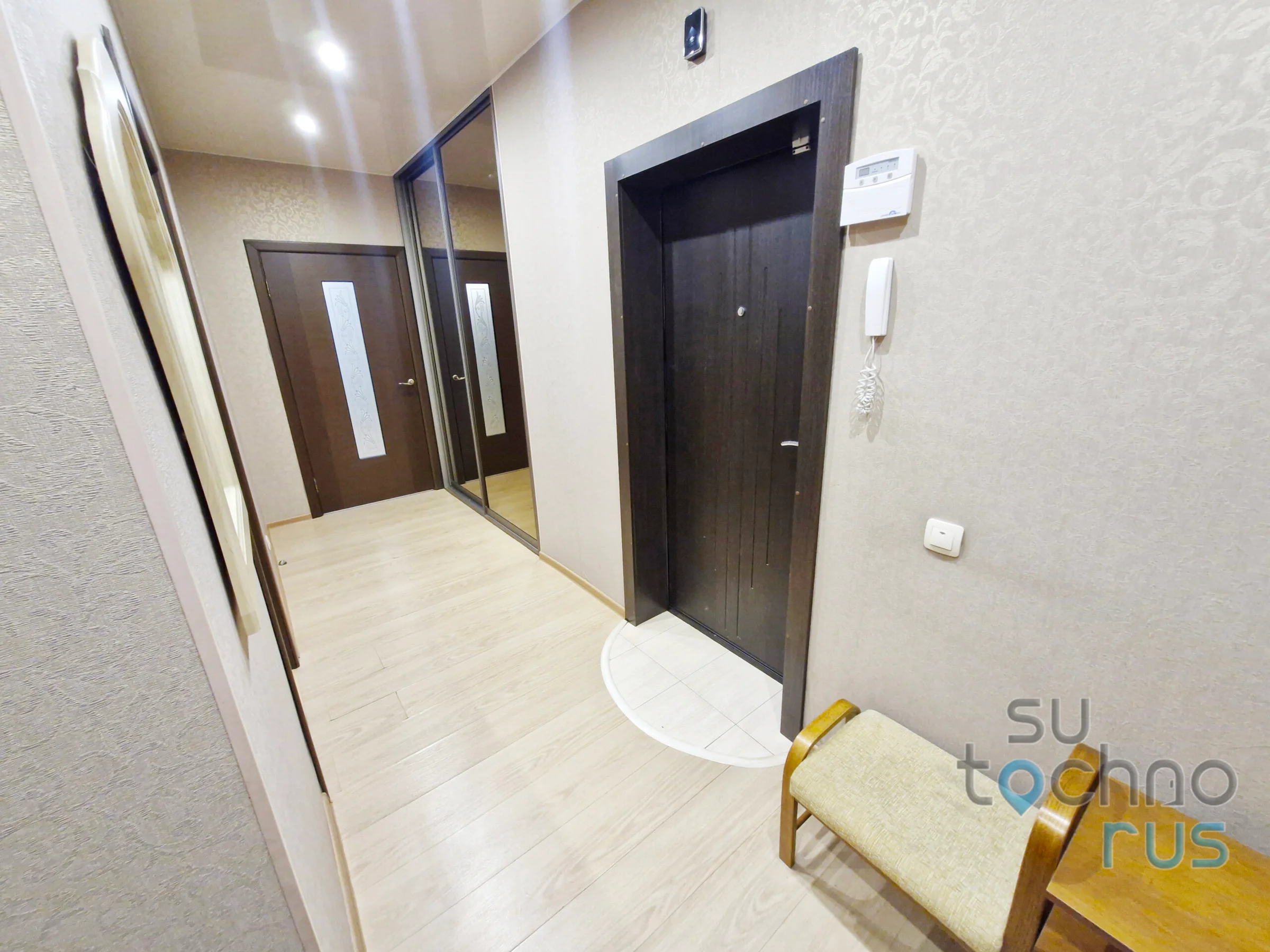 Снять квартиру посуточно в Хабаровске у Броско Молл (Павла Морозова 113) 13