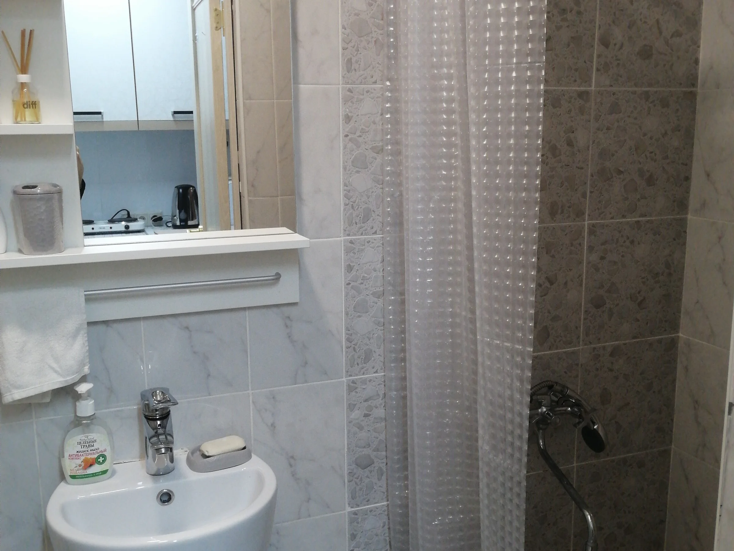 Снять на сутки студию в Сочи у рынка Ареда (Дагомысский 7) 3