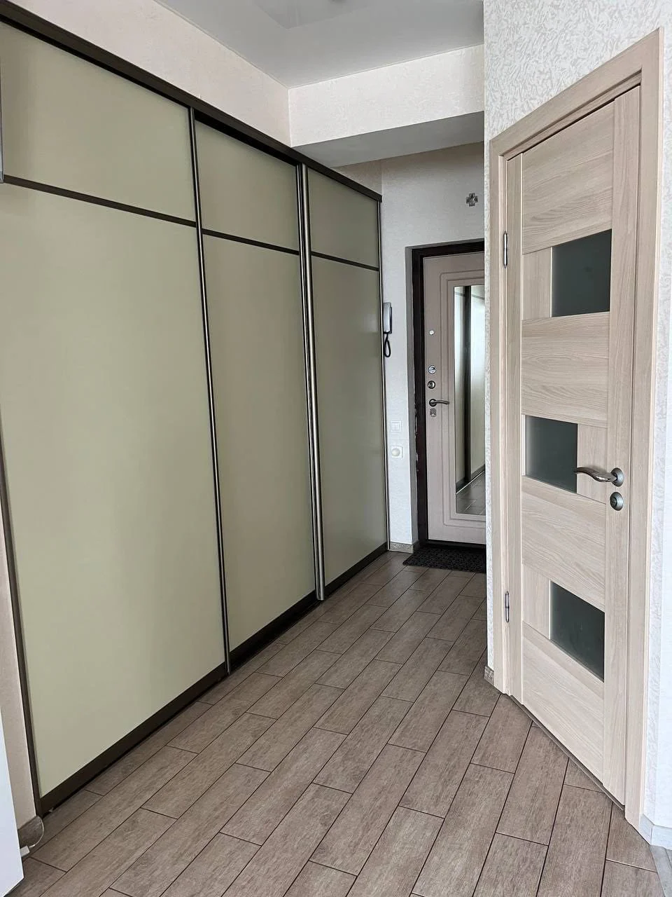 Снять на сутки студию в Сочи у ТРЦ Олимп (пер. Чехова 6/3) 6