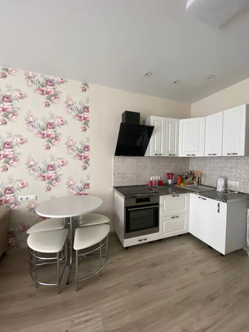 Снять квартиру посуточно в Сочи у ЖК Кватро (Гайдара 22/1) 4