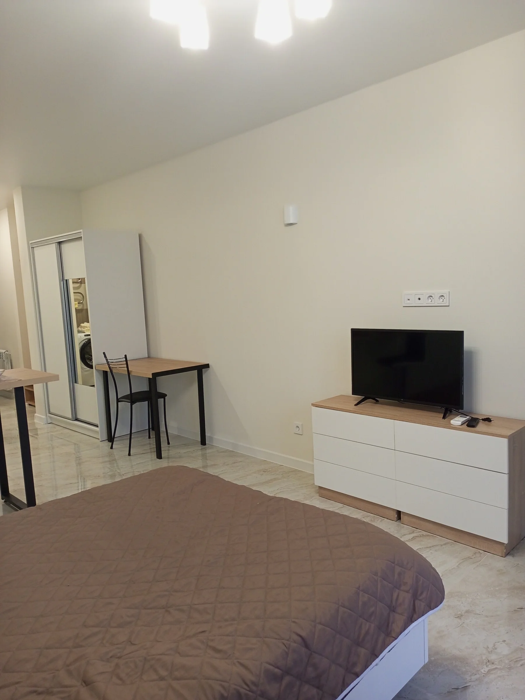 Снять на сутки студию в Сочи у моря (Гайдара 22) 2