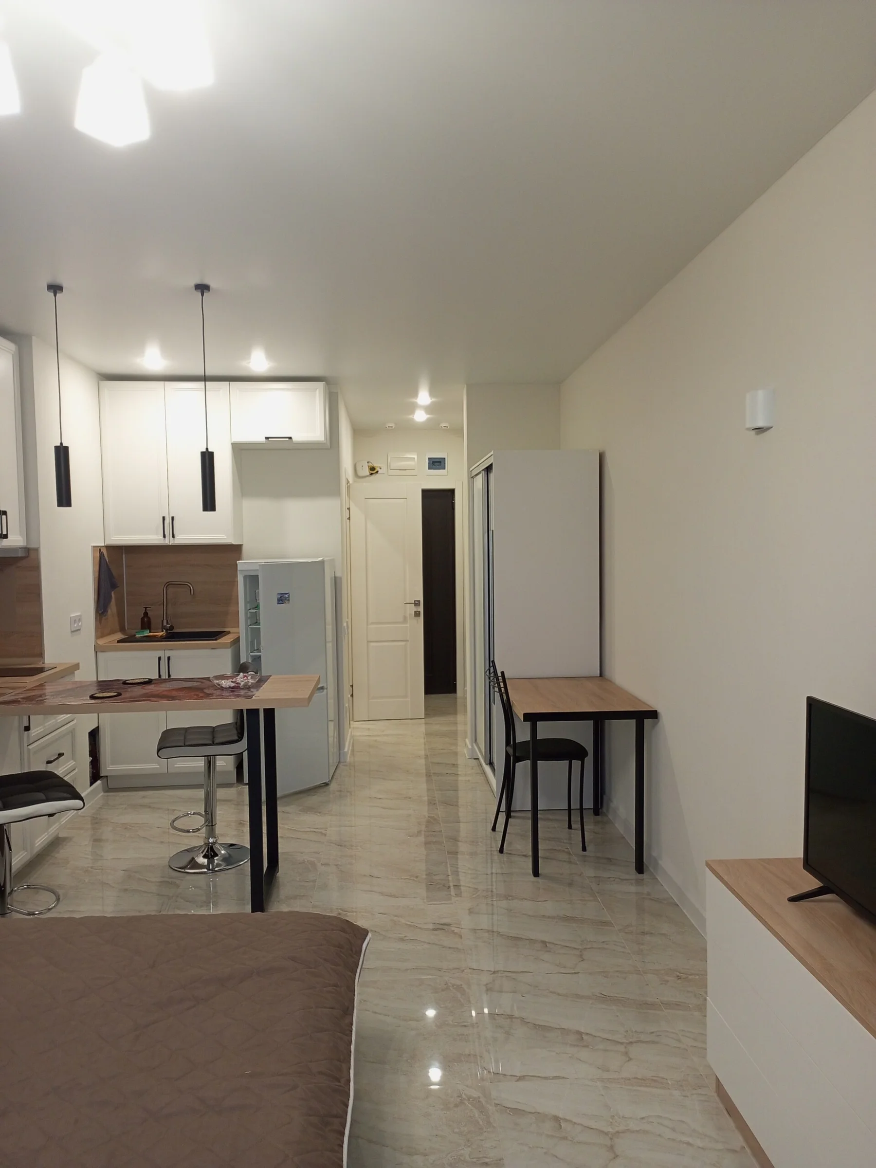 Снять на сутки студию в Сочи у моря (Гайдара 22) 3