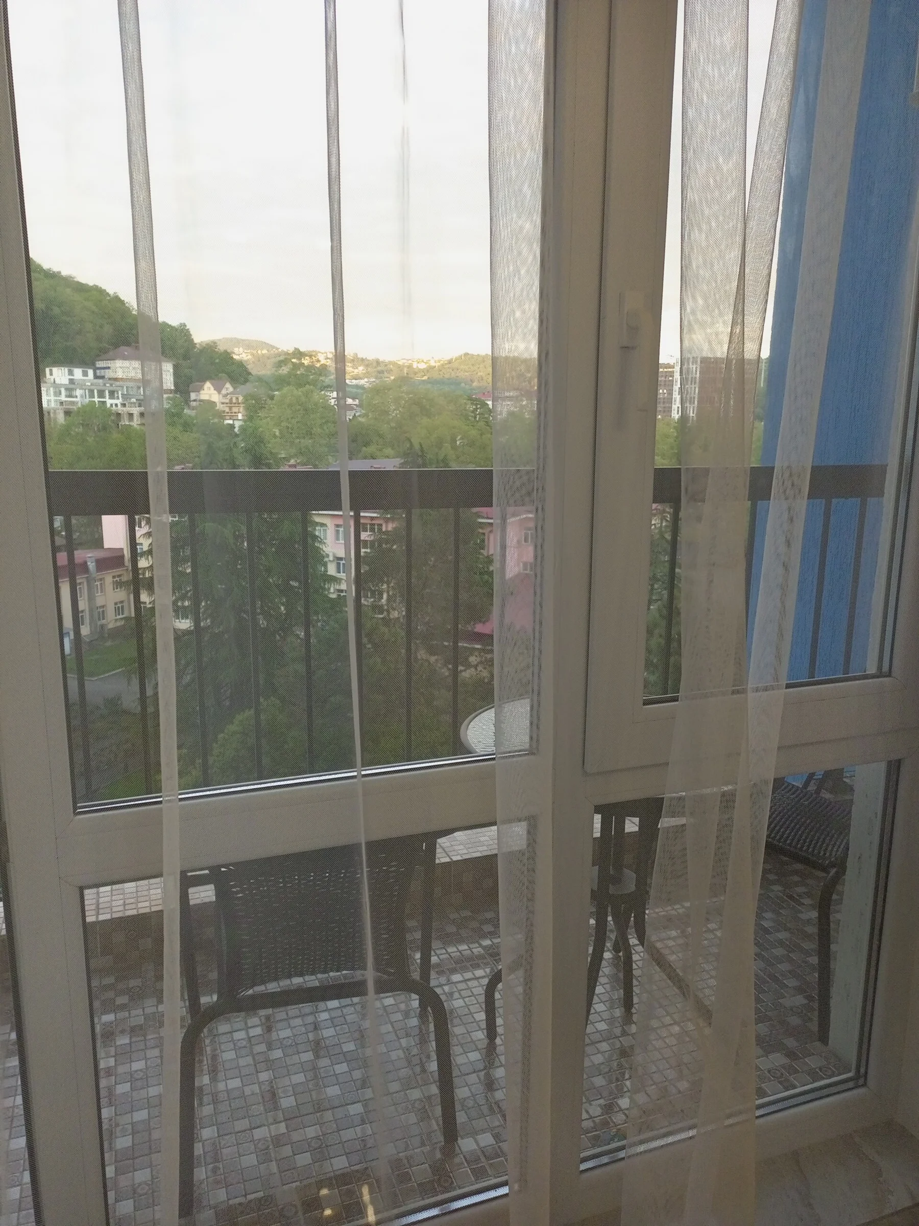 Снять на сутки студию в Сочи у моря (Гайдара 22) 7