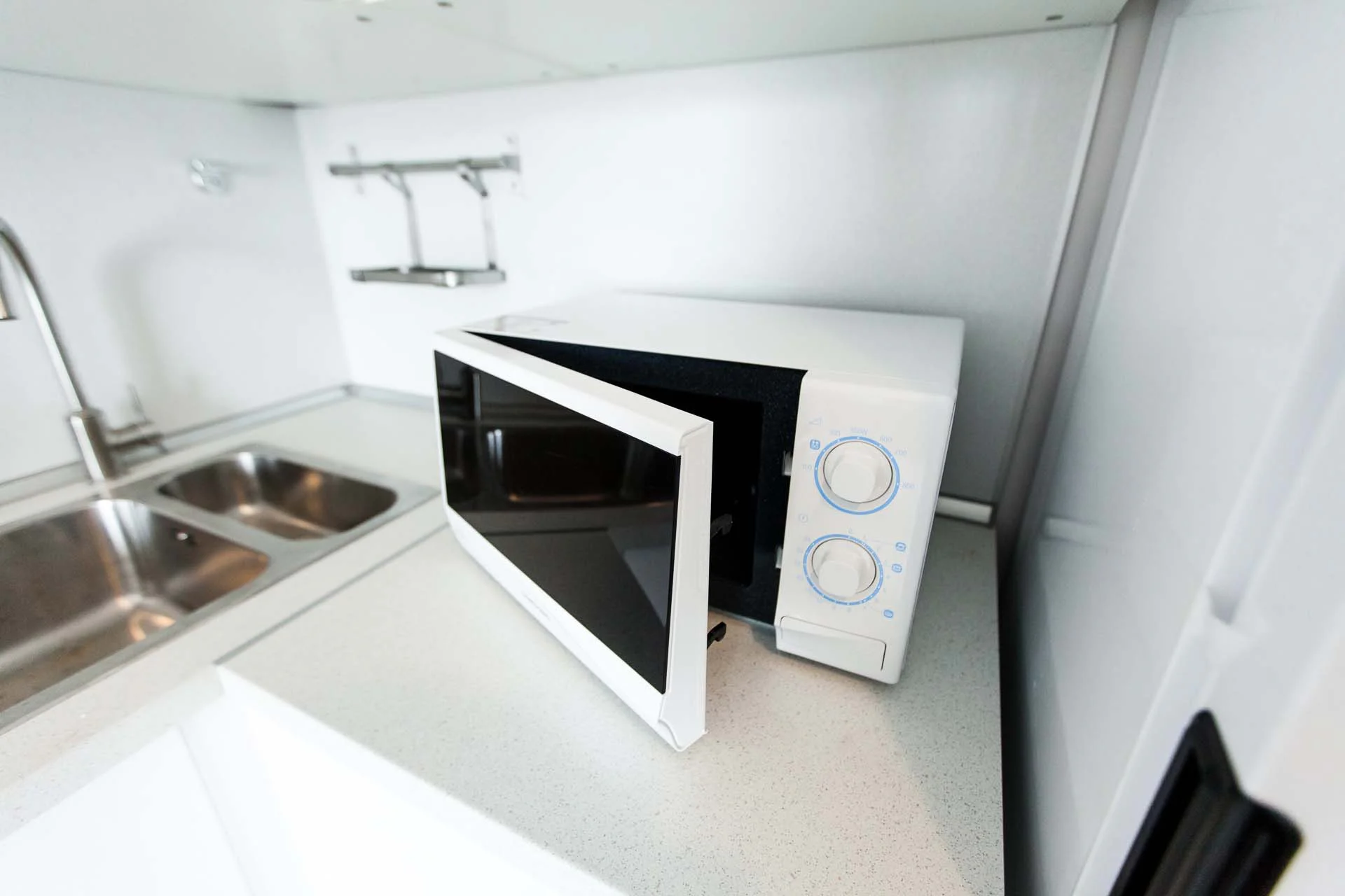 Светлые апартаменты на Туапсинской от HomeHotelSochi 16