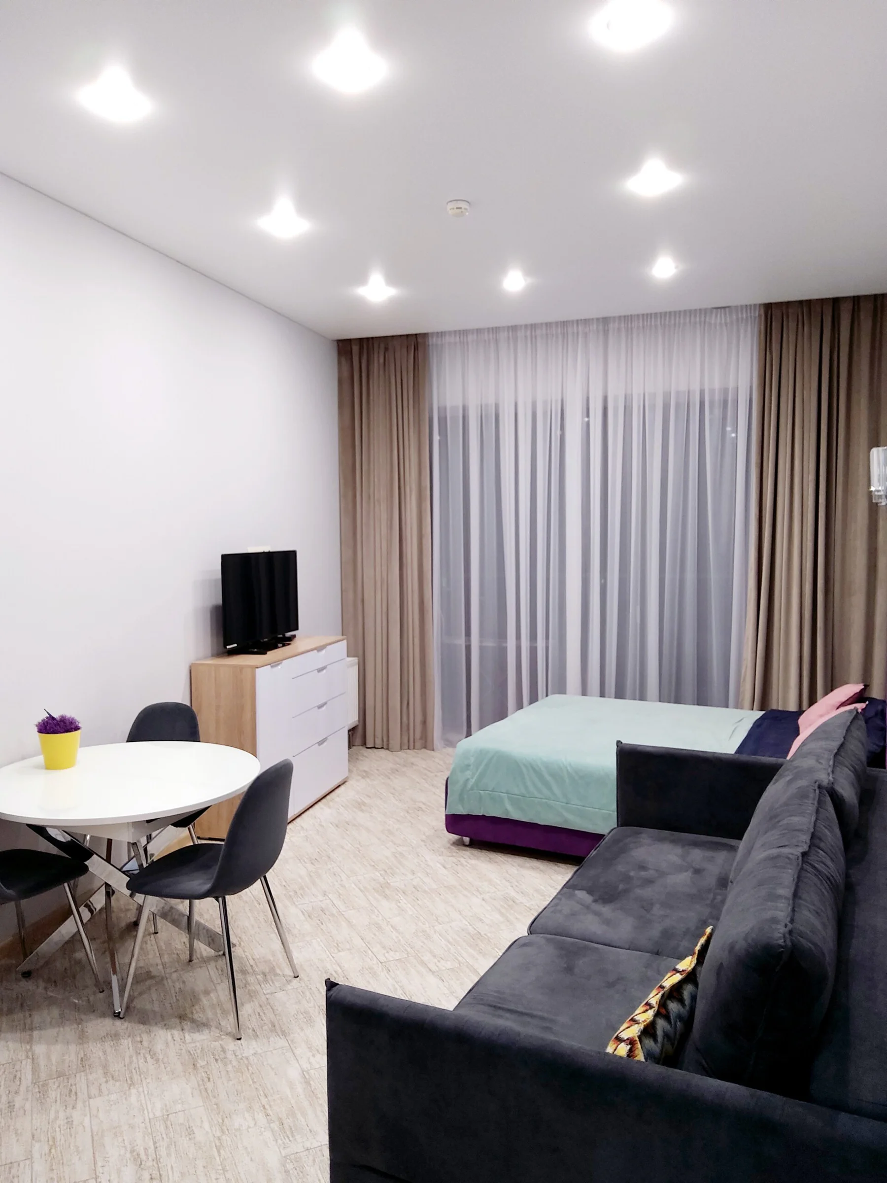 Элитные апариаменты с бассейном у моря в АК “Актёр Гэлакси “. 11