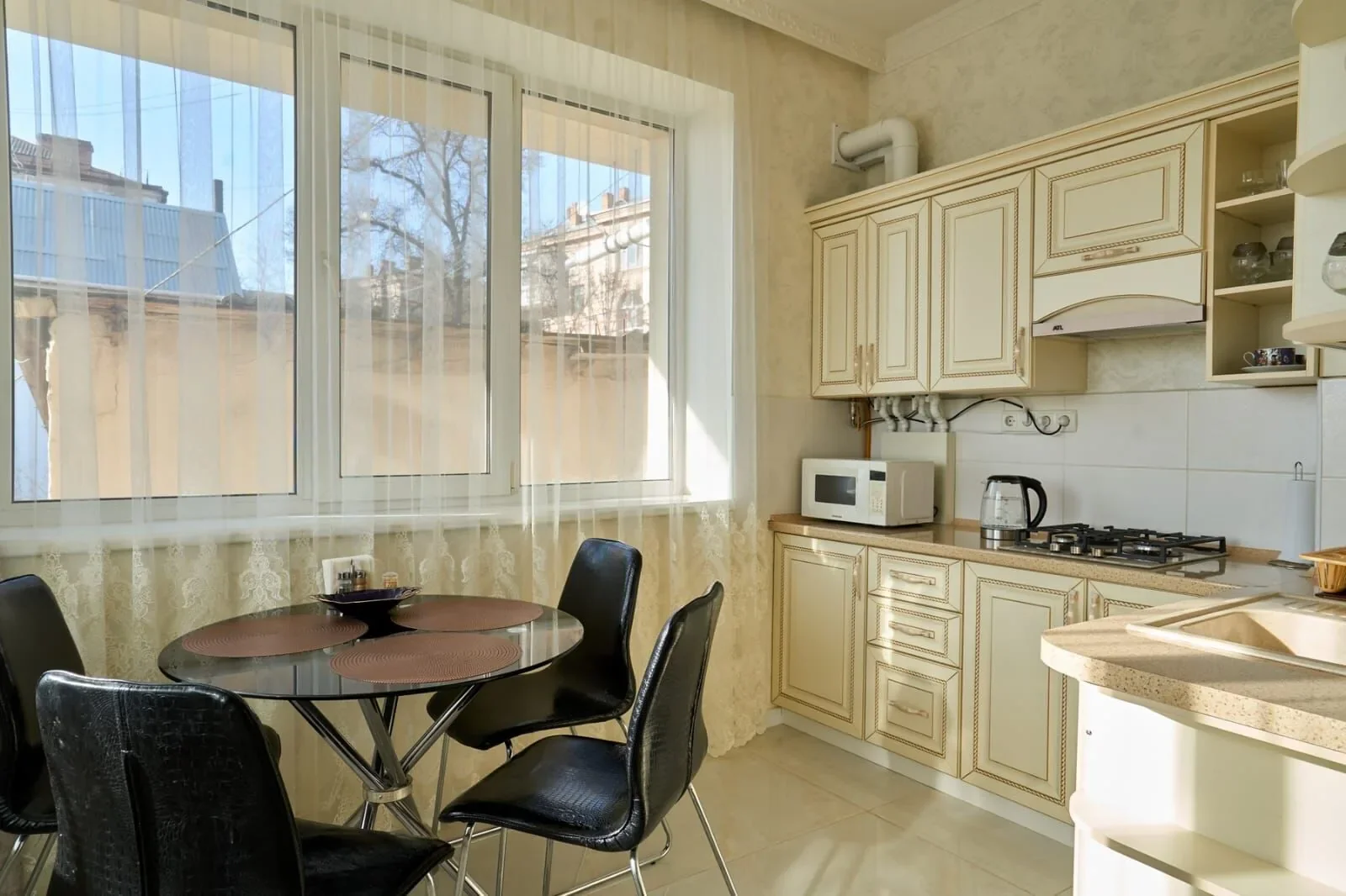 Снять квартиру посуточно в Севастополе у Графской пристани (Мокроусова 7) 3