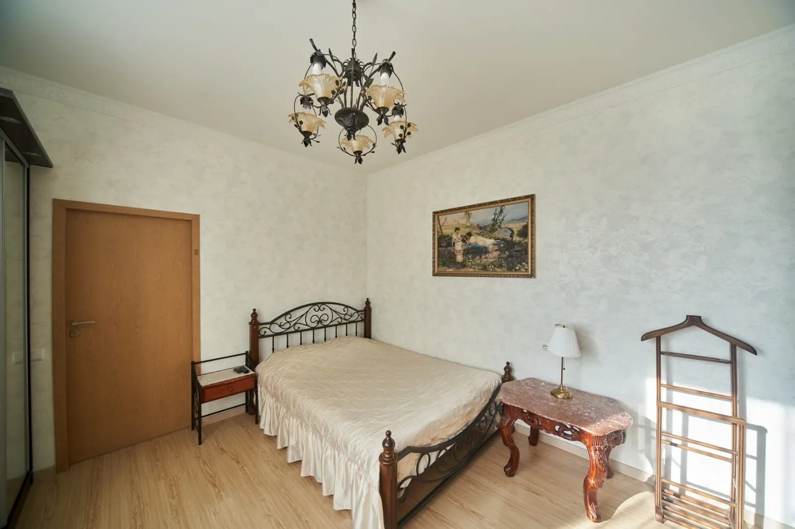 Снять квартиру посуточно в Севастополе у Графской пристани (Мокроусова 7) 5