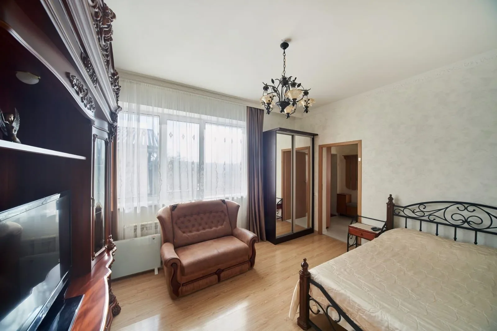 Снять квартиру посуточно в Севастополе у Графской пристани (Мокроусова 7) 9