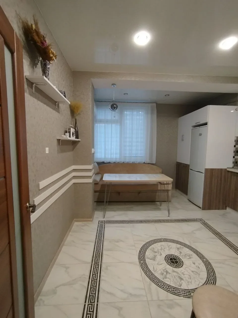 Снять квартиру посуточно в Севастополе у Херсонеса (ул Ерошенко 9) 9