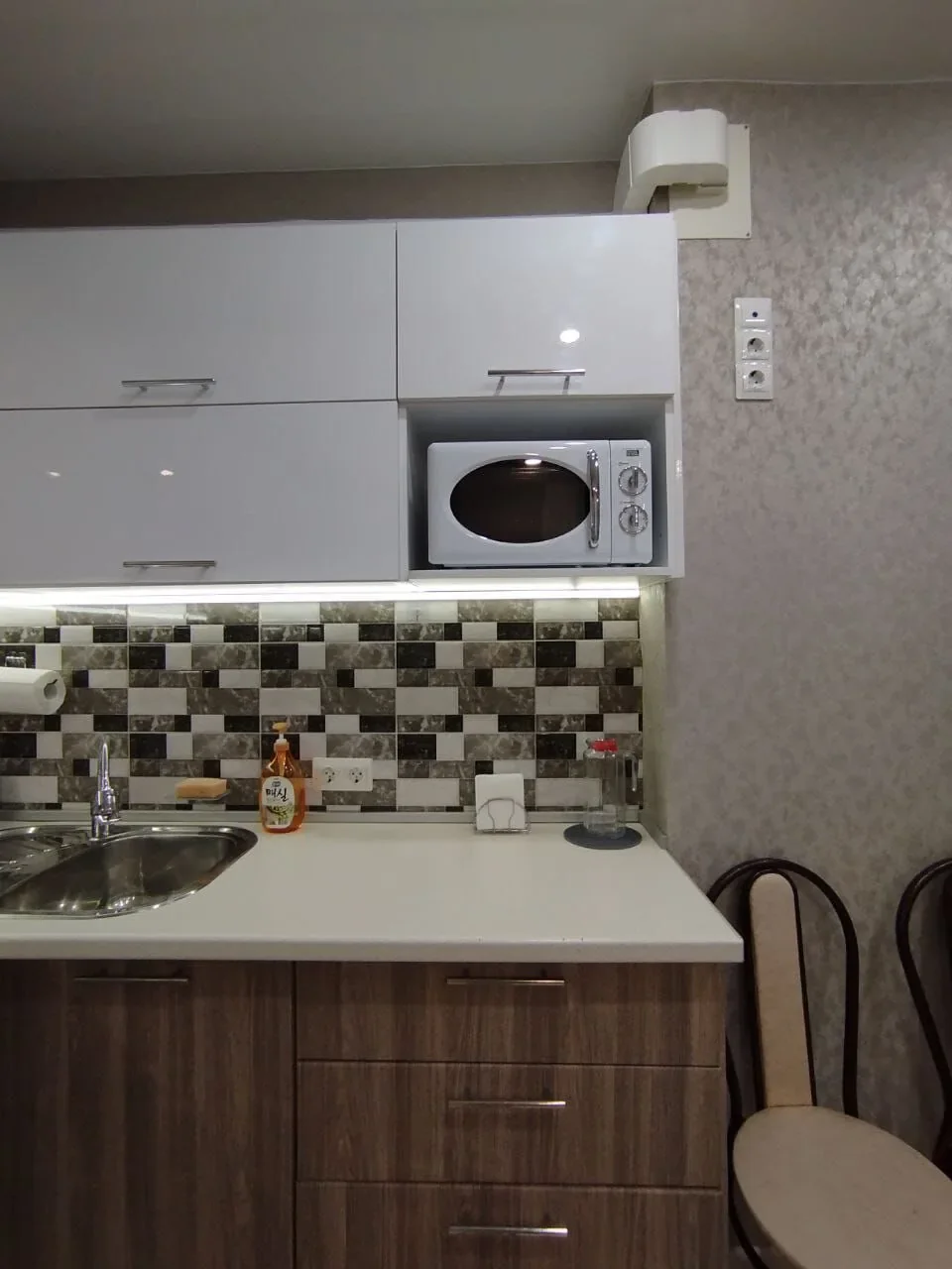 Снять квартиру посуточно в Севастополе у Херсонеса (ул Ерошенко 9) 12