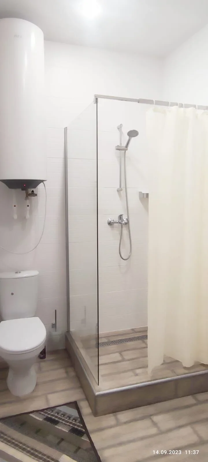 Снять квартиру посуточно в Севастополе у Сапун-горы (Горпищенко 140/2) 2