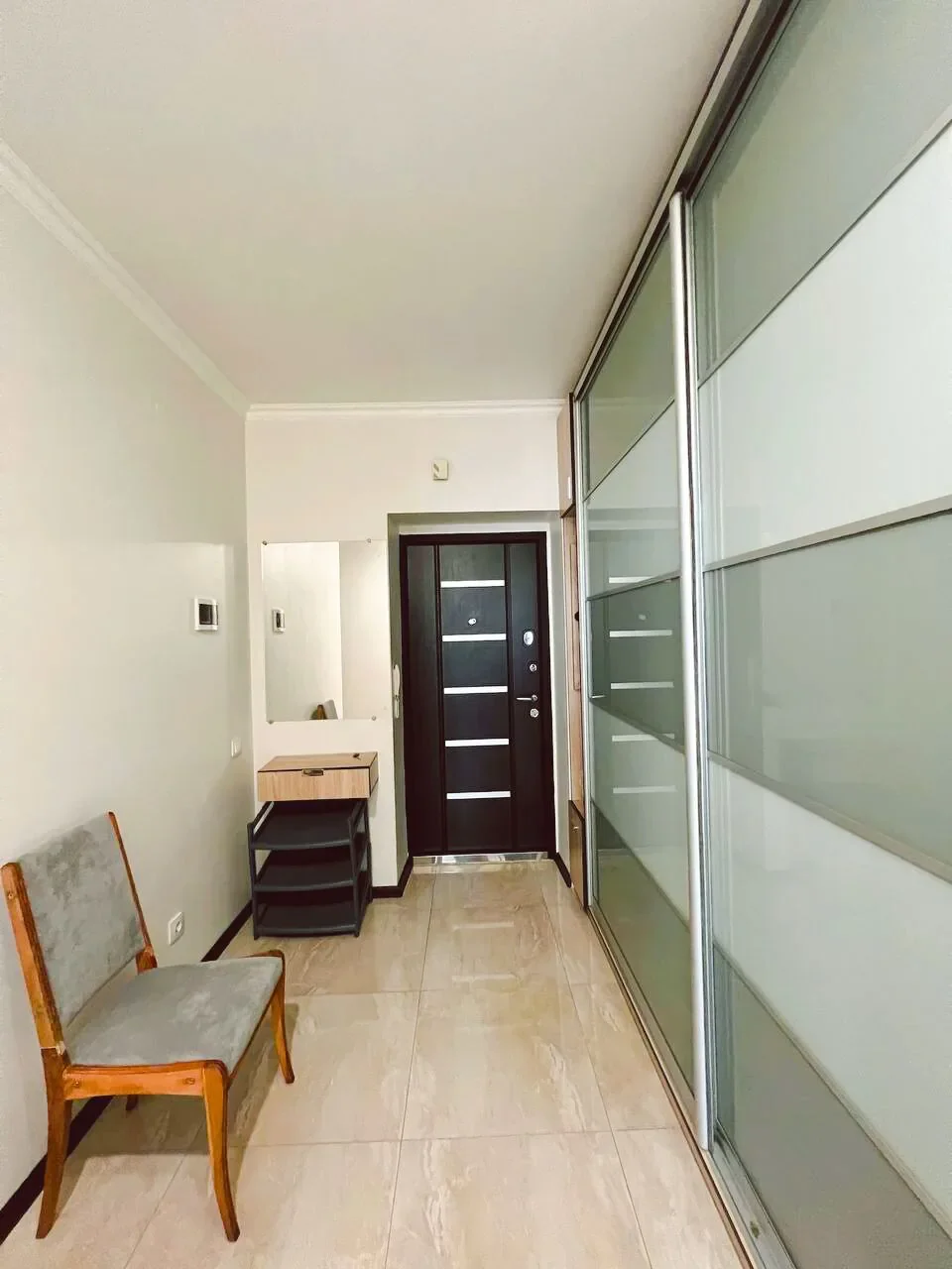 Снять квартиру посуточно в Севастополе у Сапун-горы (Горпищенко 143) 2