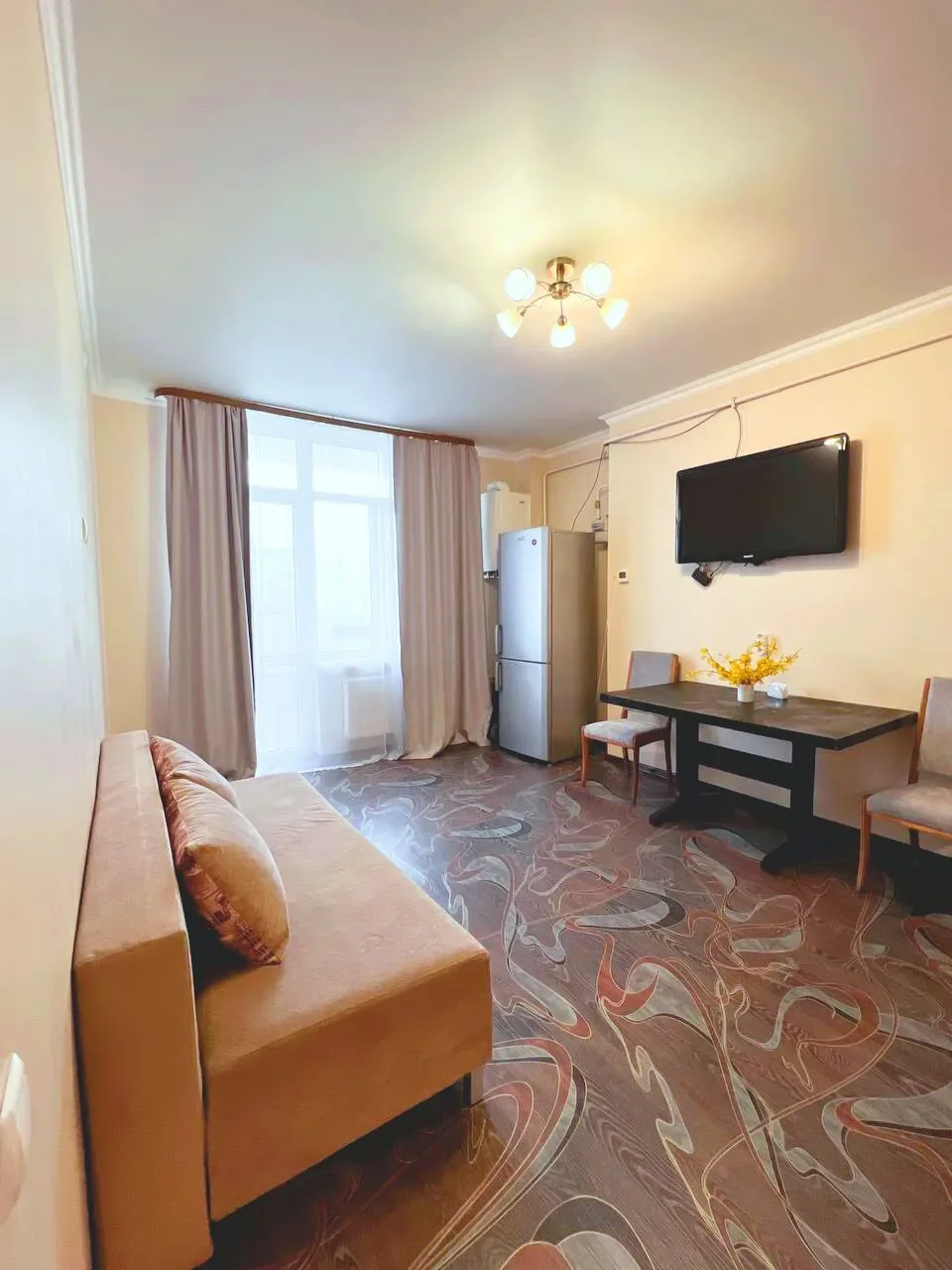 Снять квартиру посуточно в Севастополе у Сапун-горы (Горпищенко 143) 8