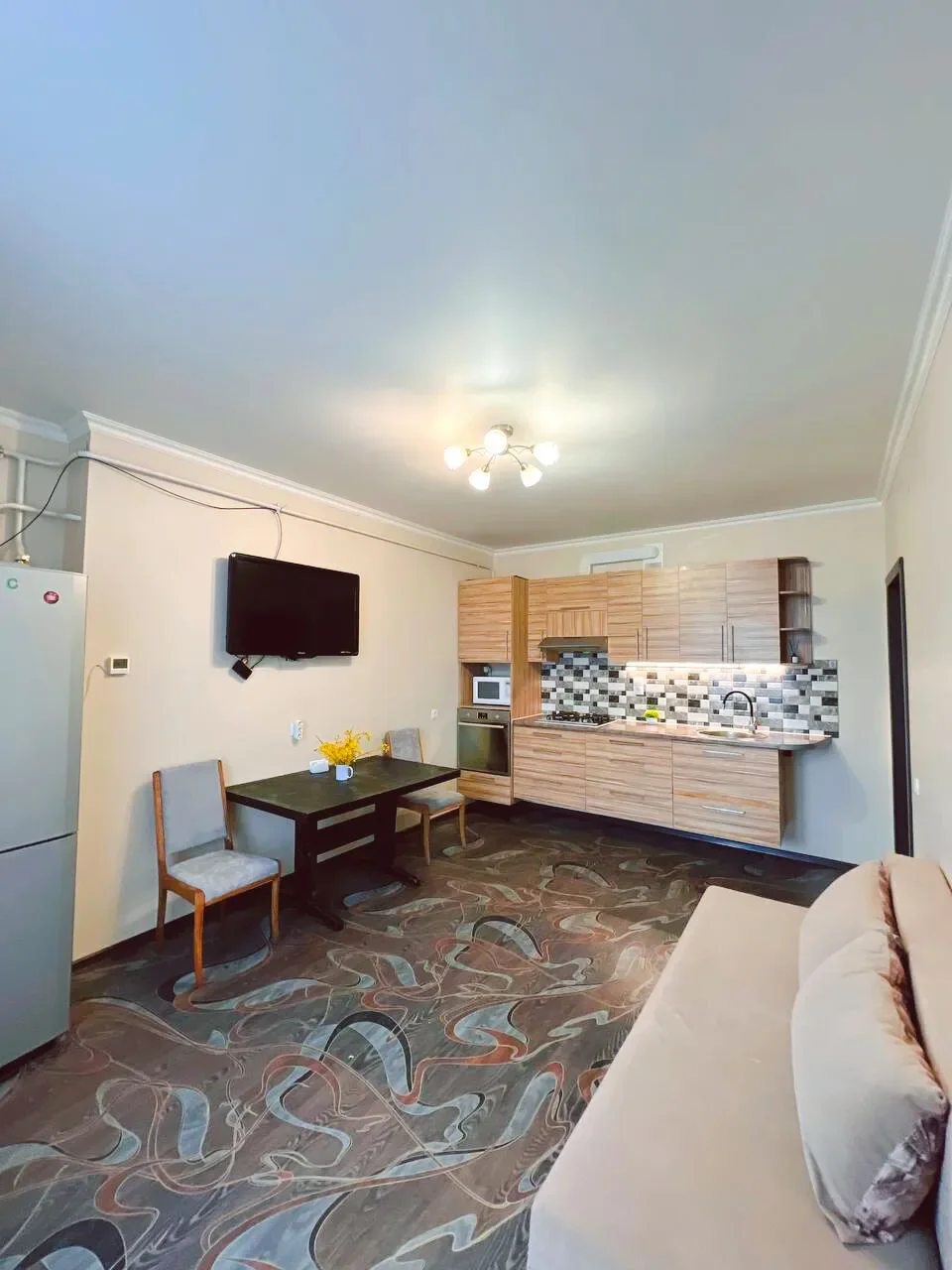 Снять квартиру посуточно в Севастополе у Сапун-горы (Горпищенко 143) 11