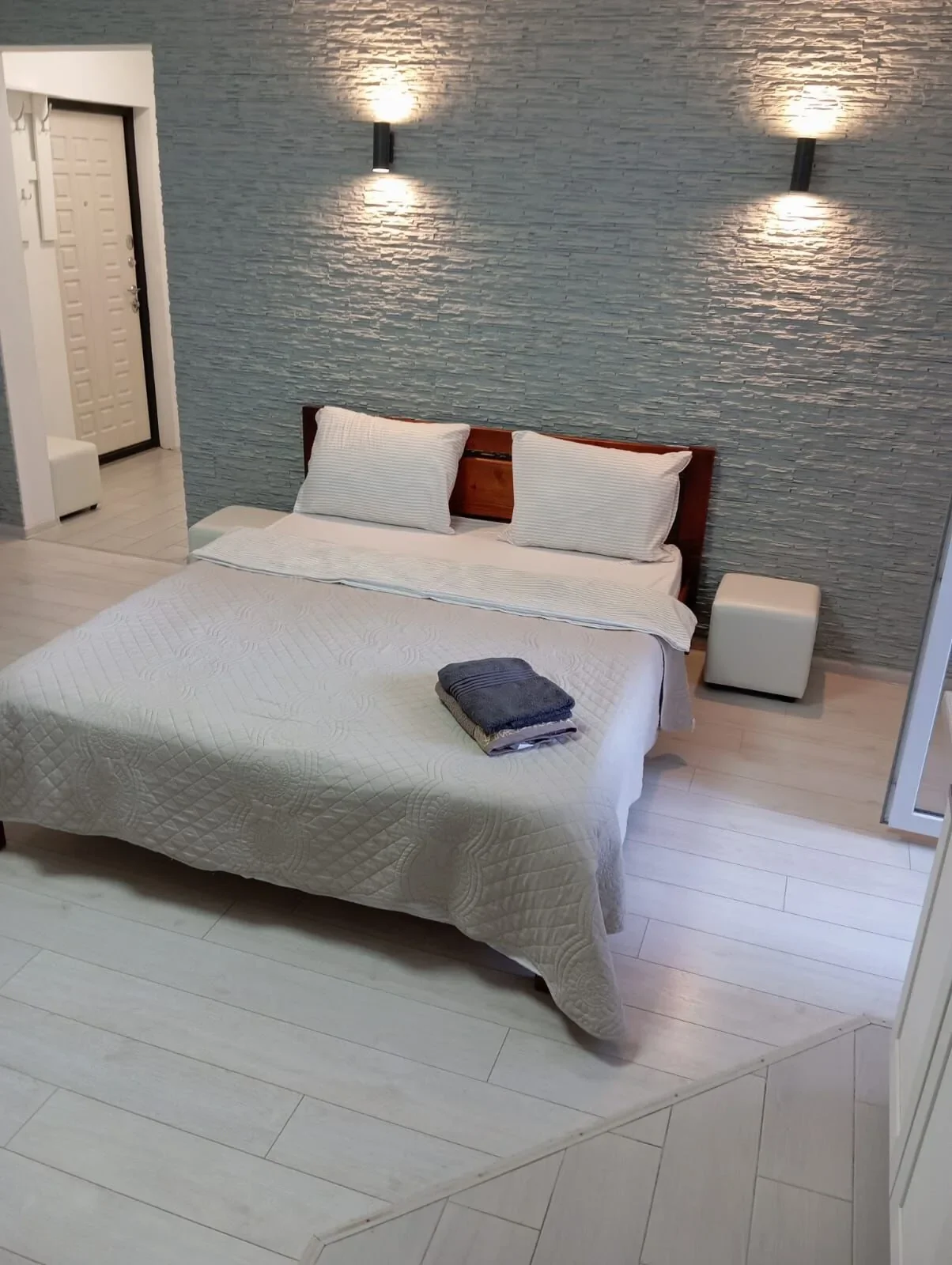 Снять квартиру посуточно в Севастополе в ЖК Доброгород (Токарева 18В) 2