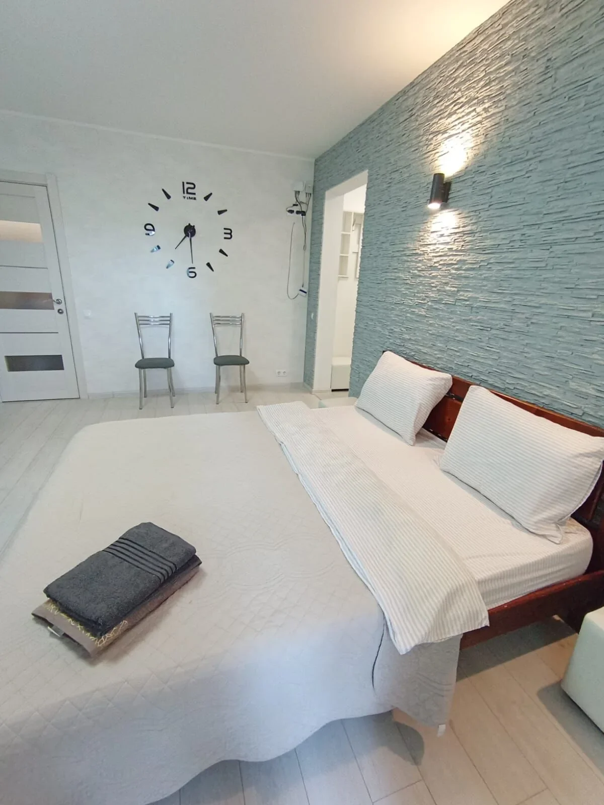 Снять квартиру посуточно в Севастополе в ЖК Доброгород (Токарева 18В) 4