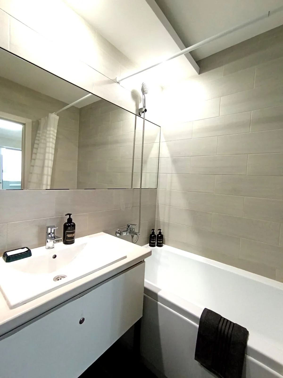 Снять квартиру посуточно в Севастополе в ЖК Доброгород (Токарева 18В) 5