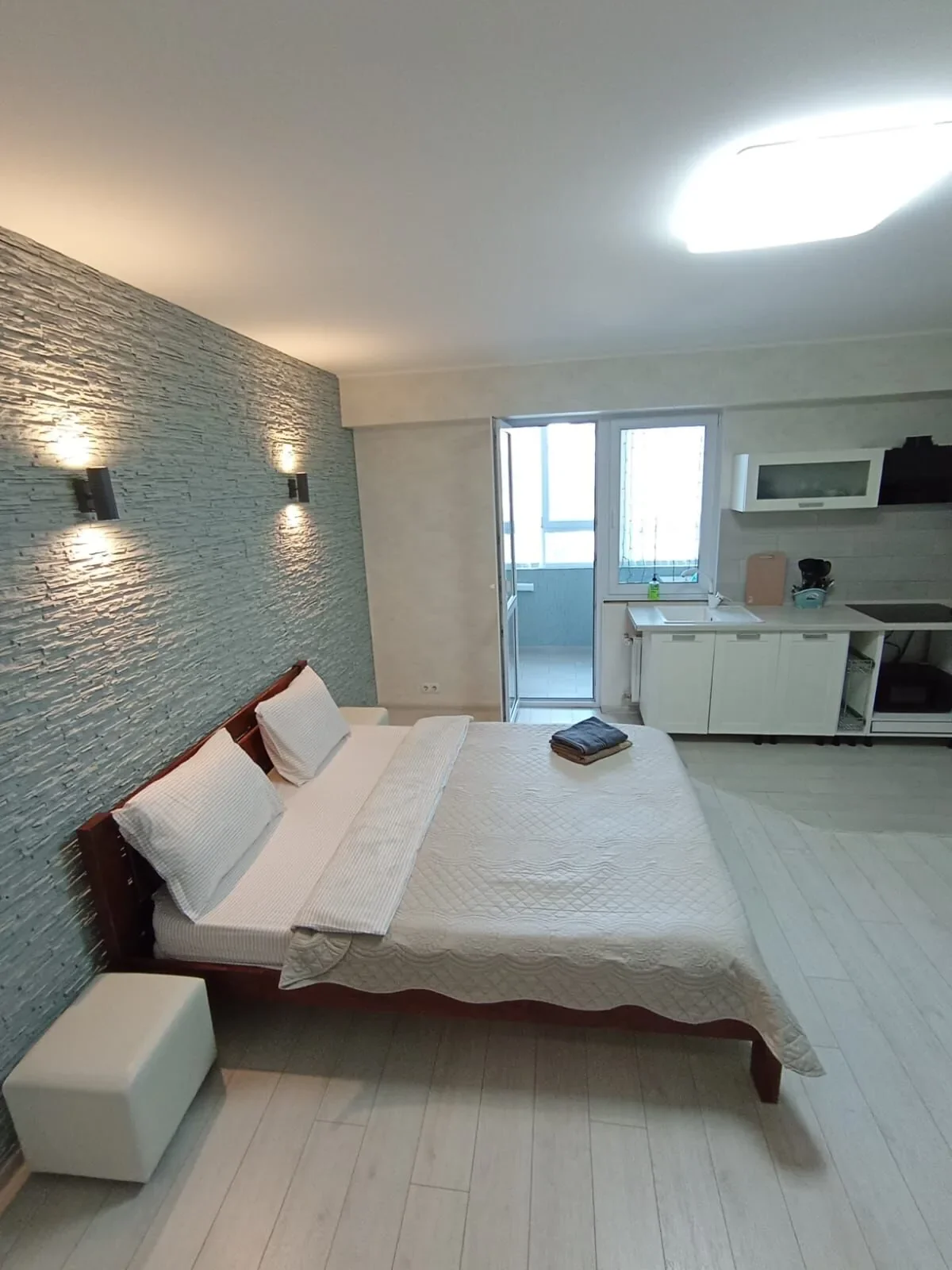 Снять квартиру посуточно в Севастополе в ЖК Доброгород (Токарева 18В) 9