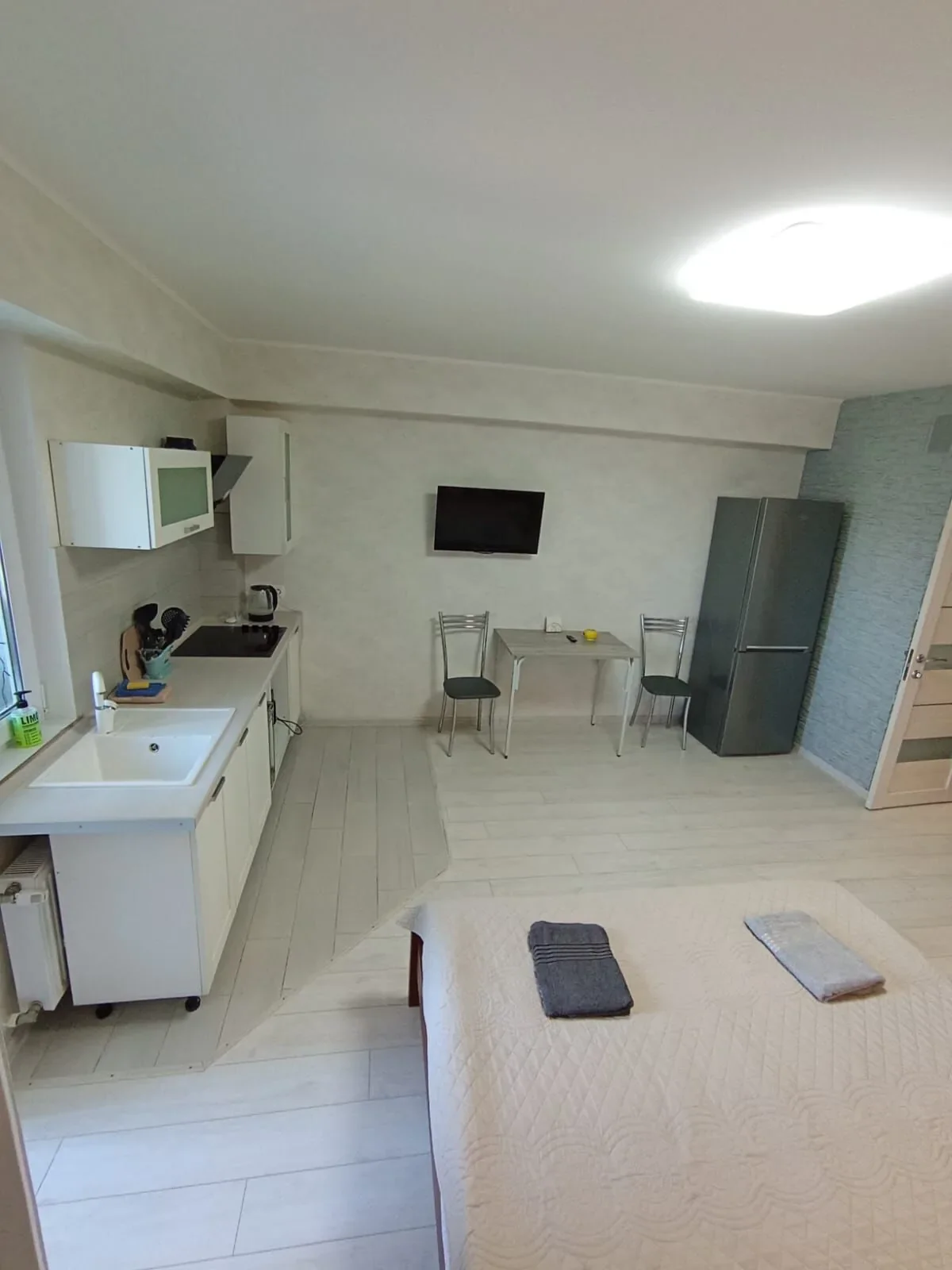 Снять квартиру посуточно в Севастополе в ЖК Доброгород (Токарева 18В) 10