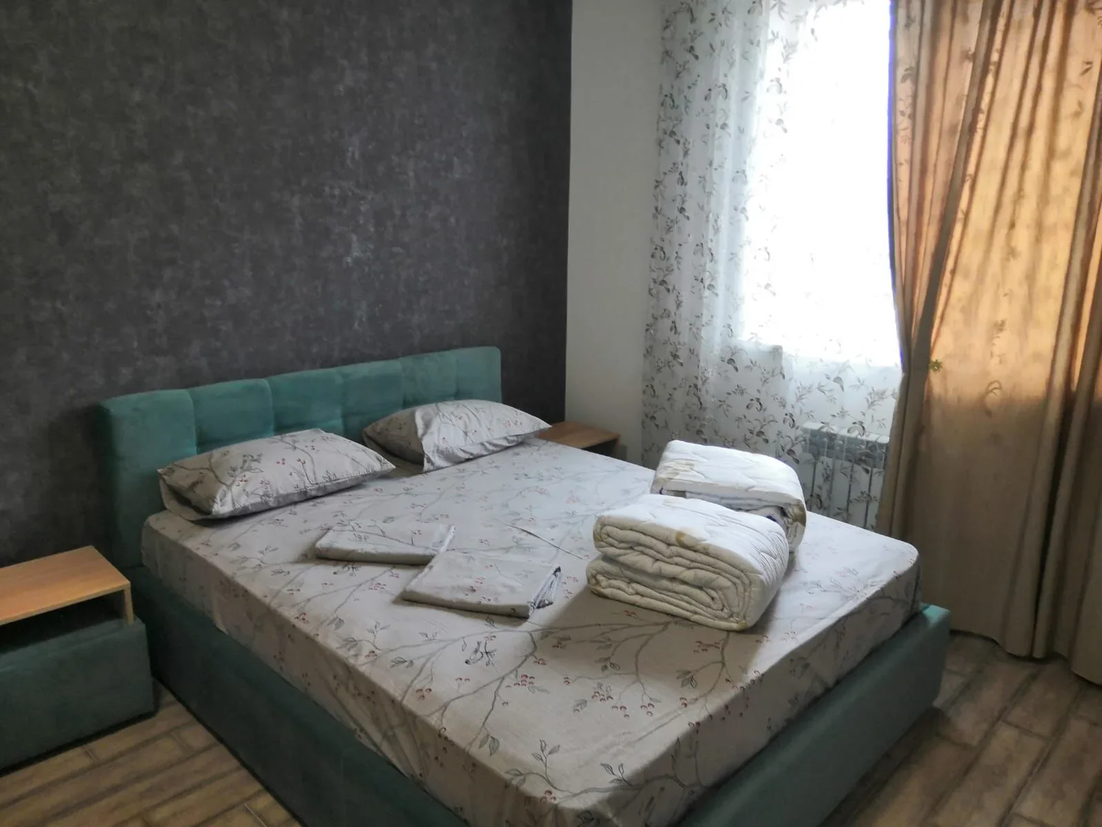 Снять квартиру посуточно в Севастополе у Военного госпиталя (Горпищенко 143)