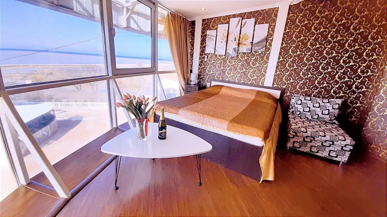 Снять квартиру посуточно в Севастополе у моря (Любоморье) 5