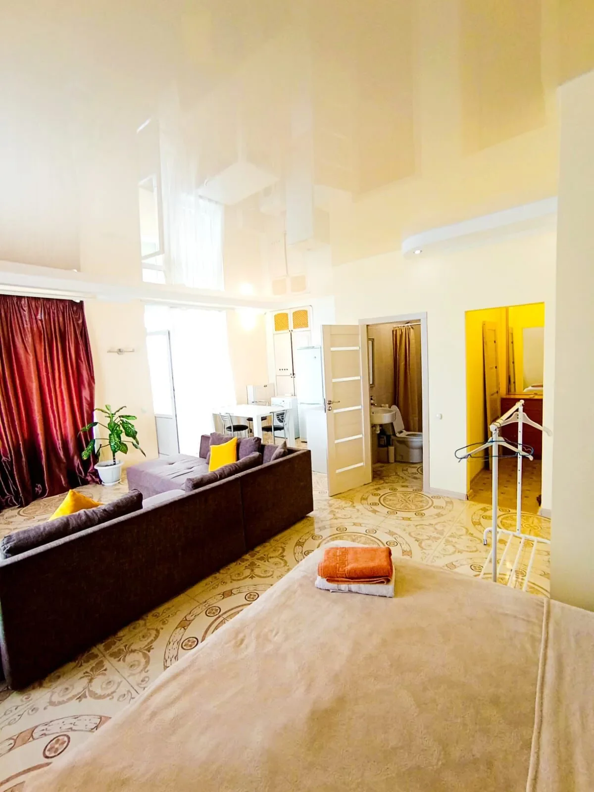 Снять квартиру посуточно в Севастополе у Медколледжа (Адмирала Октябрьского 13) 4