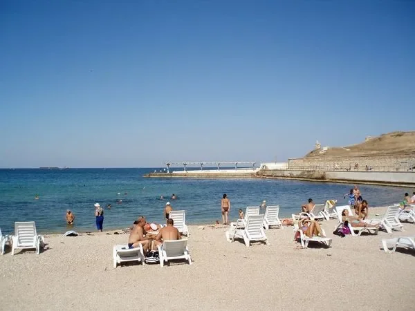 Снять квартиру посуточно в Севастополе у Медколледжа (Адмирала Октябрьского 13) 9